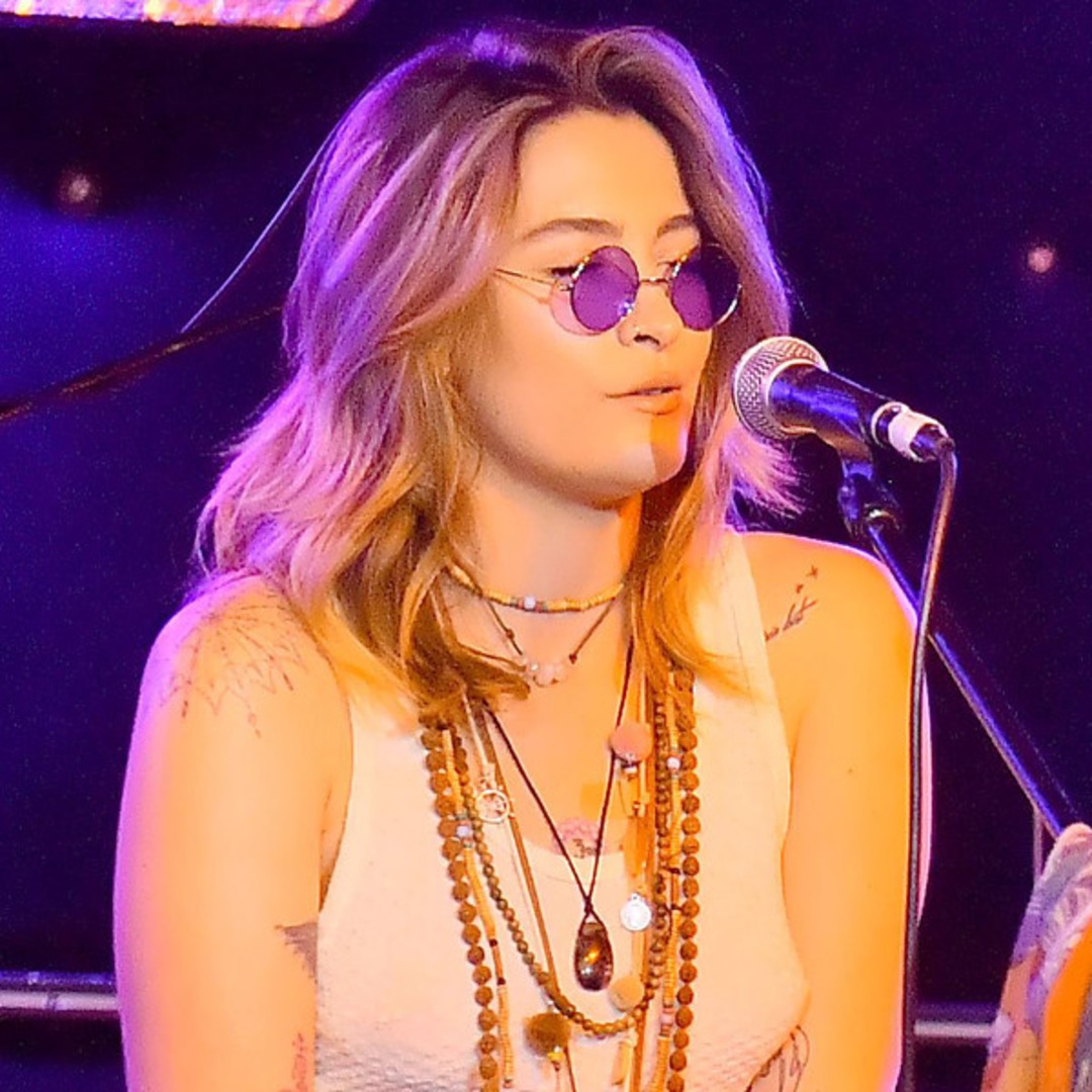 Paris Jackson Shares Sweet Moment With Mom Debbie Rowe At Concert E Online Uk